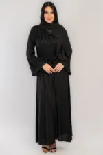 عباية خروج اسود مقلمة مع حزام