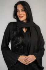 عباية خروج اسود مقلمة مع حزام - Image 2
