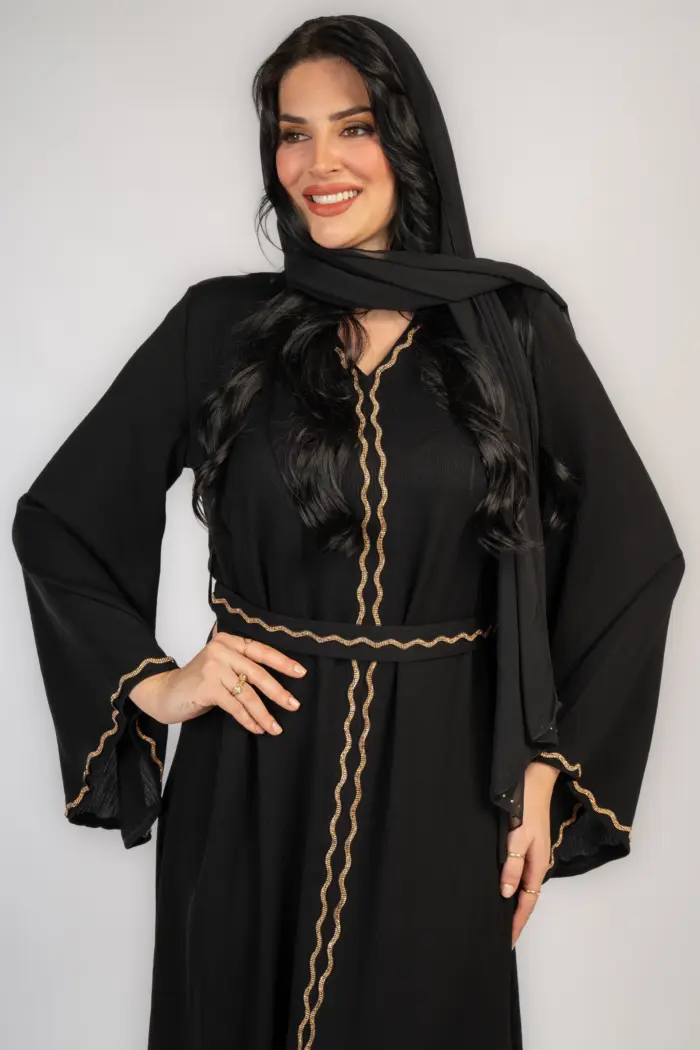 عباية خروج اسود تطريز دهبي - Image 2